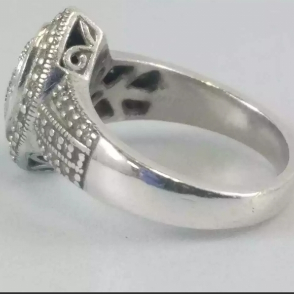 GENUINE 💎 Diamond ring. Marquise shape. Estate piece.  JTW SIGNED - Picture 3 of 7